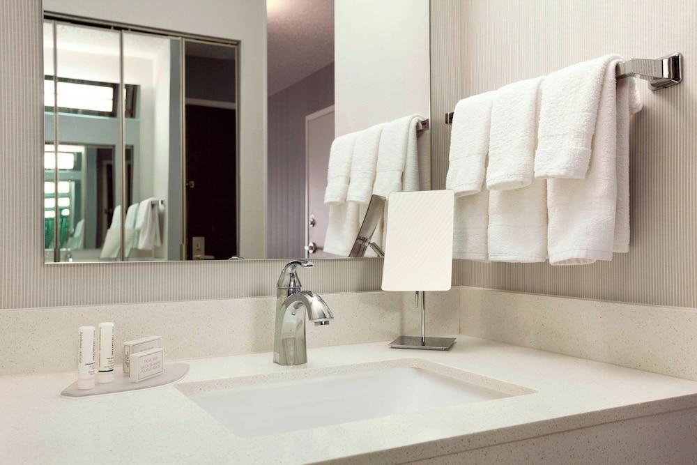 Courtyard by Marriott Layton photo 8
