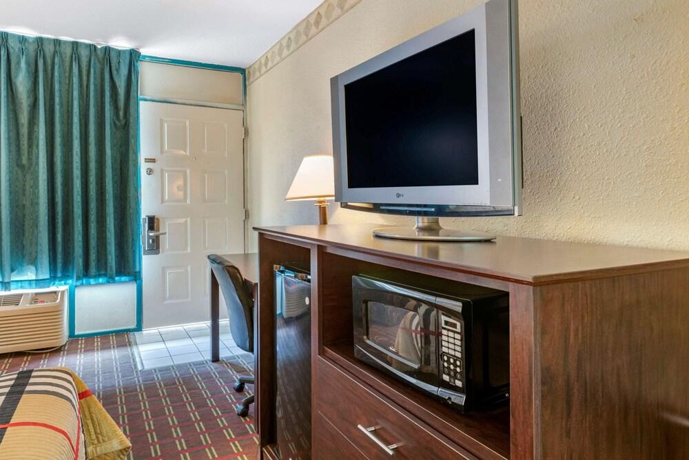 Rodeway Inn New Port Richey photo 30