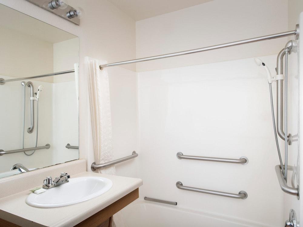 WoodSpring Suites Wilkes-Barre photo 15
