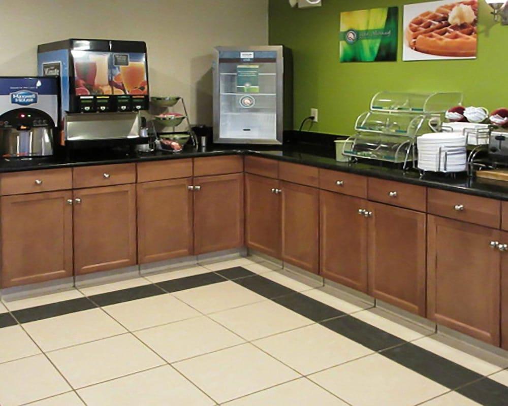 Quality Inn Winder photo 26