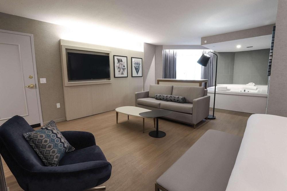 Radisson Plaza Hotel at Kalamazoo Center photo 32