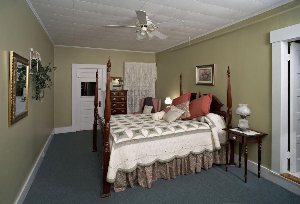 Fullerton Inn photo 4