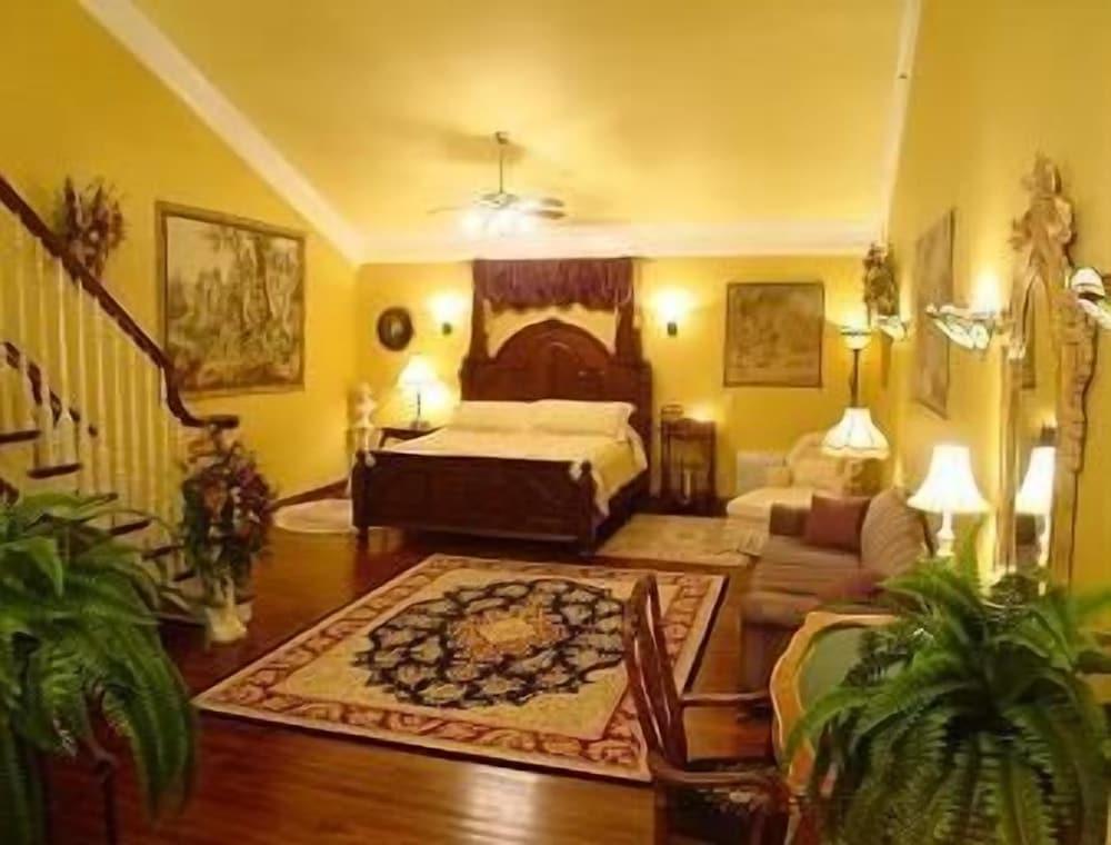 Wildwood Inn Tropical Dome & Theme Suites photo 76