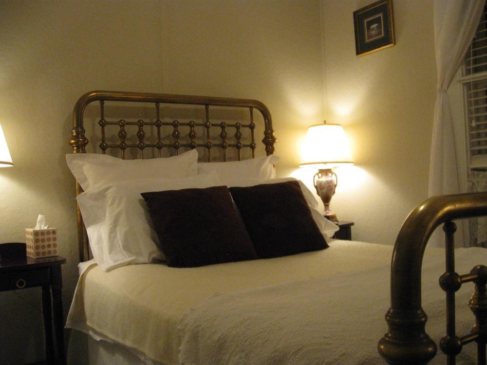 The Forest Queen Hotel photo 3