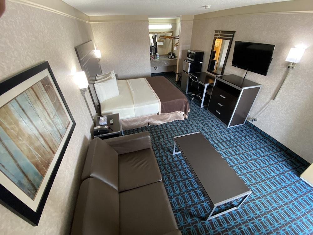 Deluxe Inn Fayetteville - I-95 Exit 49 photo 18