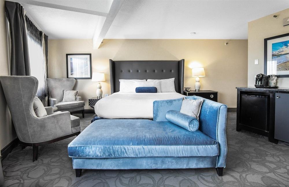 Aqua Blue Hotel photo 22