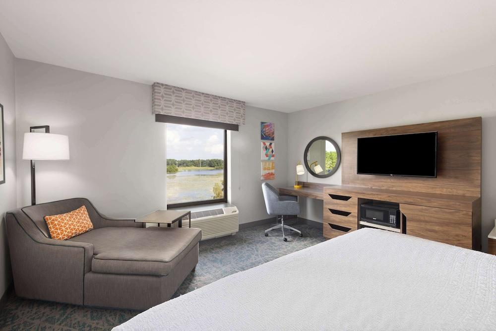 Hampton Inn & Suites Savannah-Airport photo 18