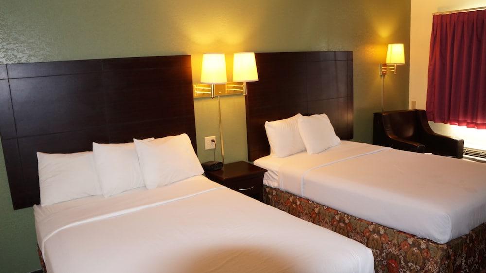 Regency Inn photo 11
