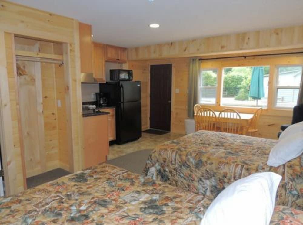 Lake George Diamond Cove photo 49