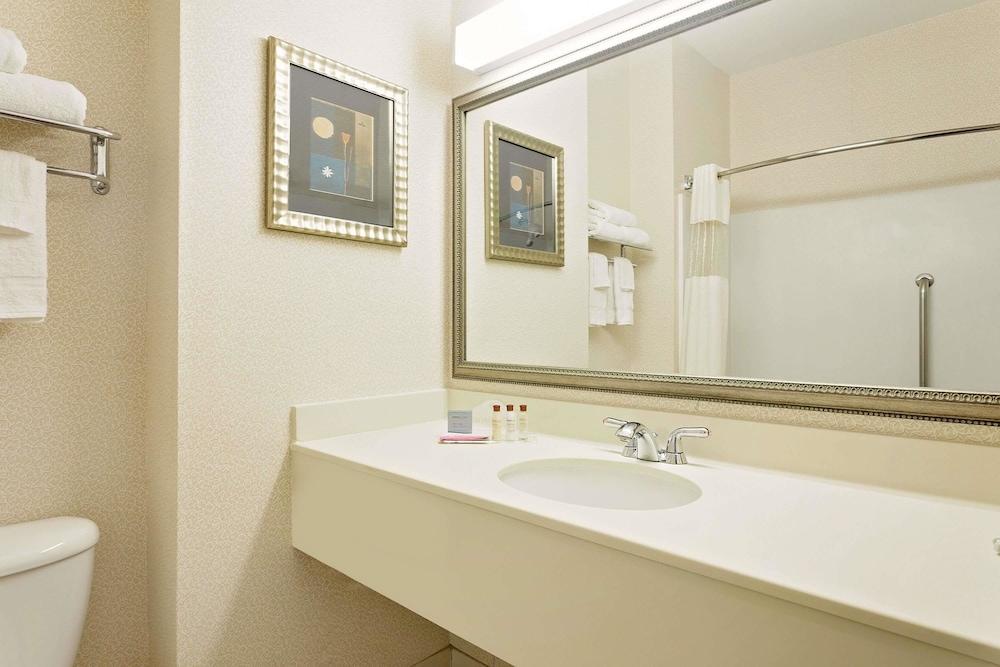Wingate by Wyndham - Destin FL photo 11