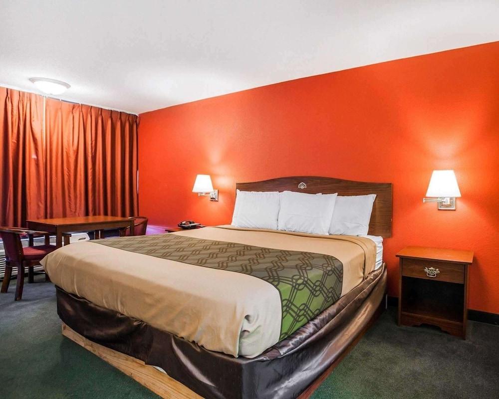 Econo Lodge Jefferson City photo 4