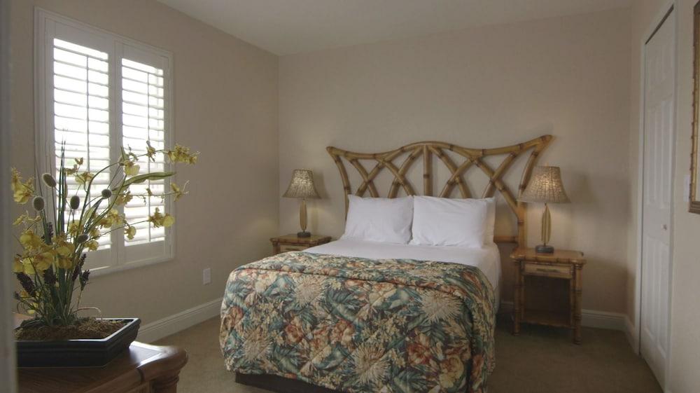 Villas At Regal Palms photo 30