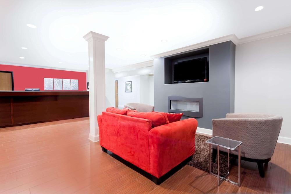 Ramada by Wyndham Tell City photo 2