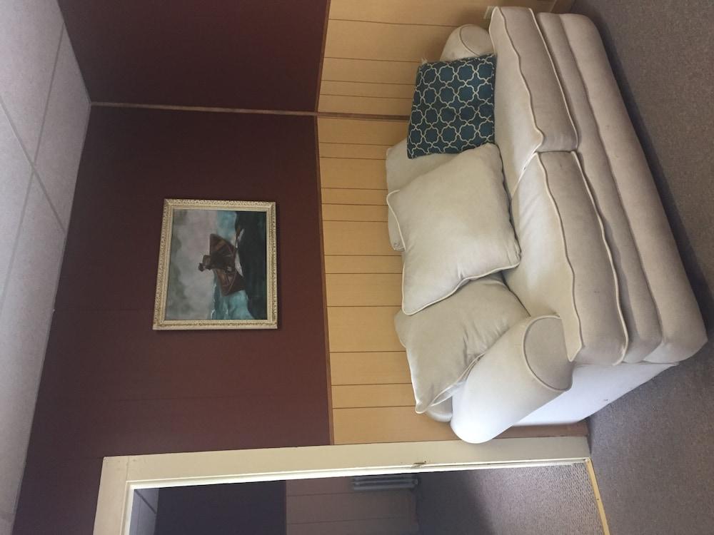 The Wheelhouse Inn photo 8