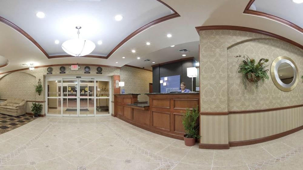 Holiday Inn Express Hotel & Suites Corsicana by IHG photo 8