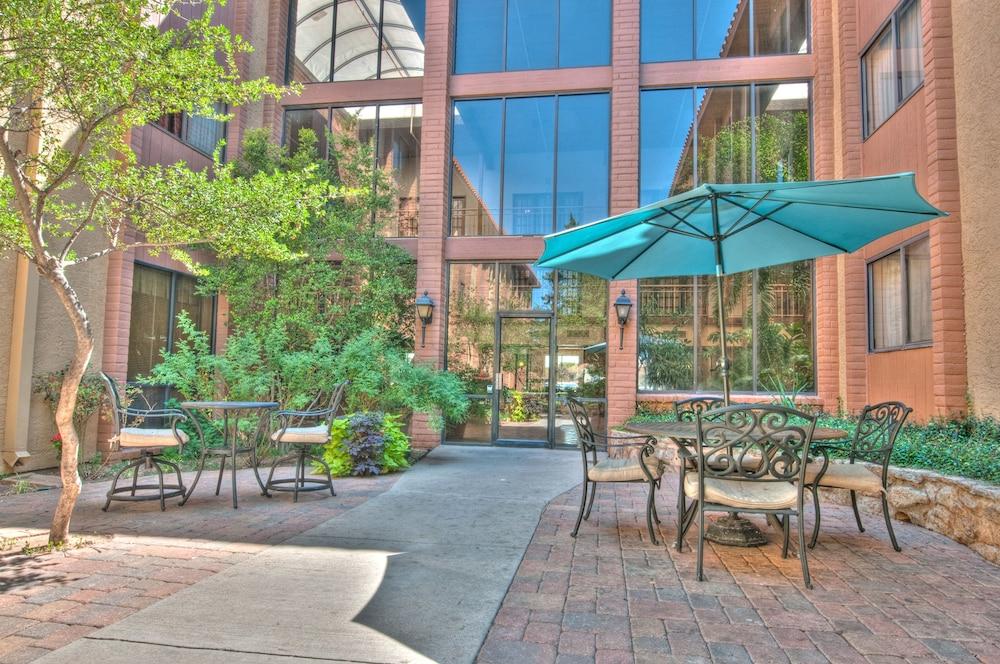 MCM Elegante Suites Abilene photo 32