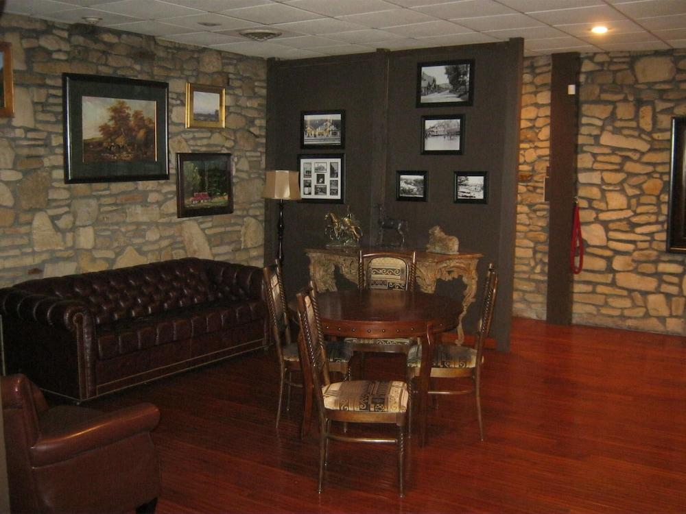 Ye Old English Inn photo 6