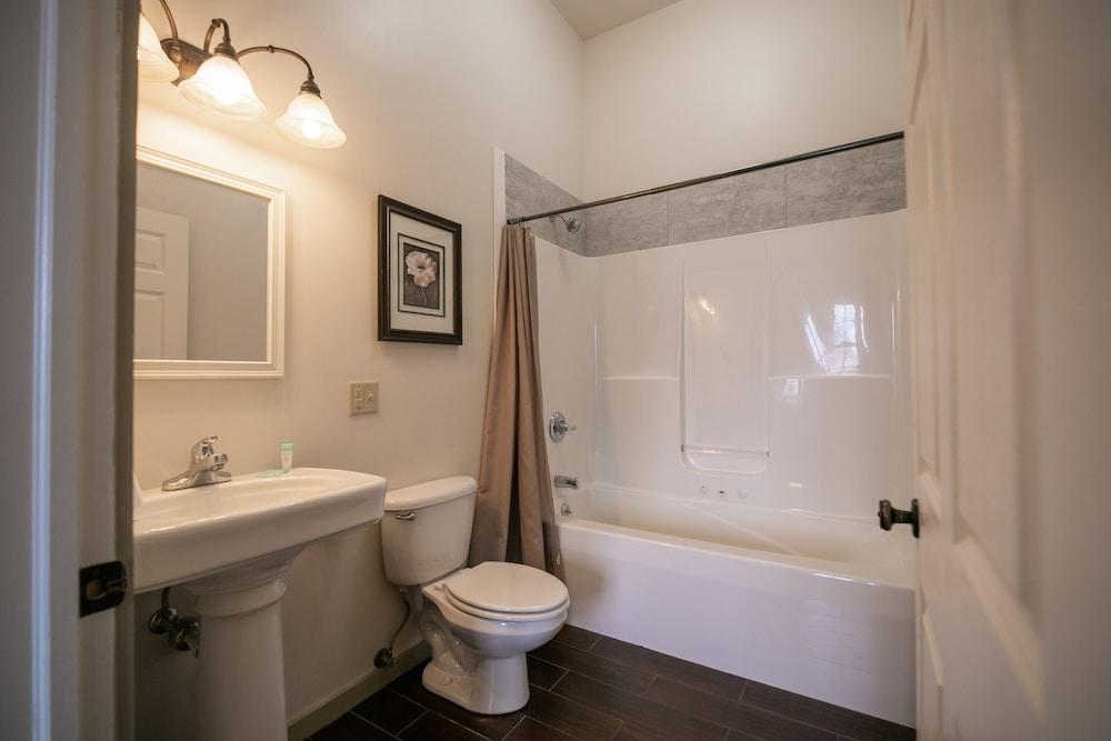 Nauvoo Temple House Hotel photo 70