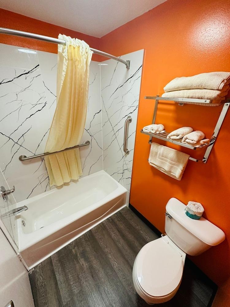 Amber Inn Motel Le Mars photo 53