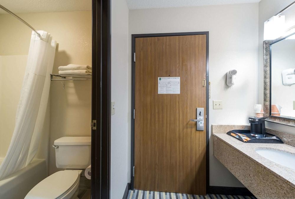 Quality Inn Michigan City South photo 32