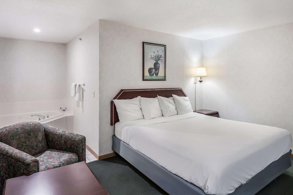 Americas Best Value Inn Wenona photo 21
