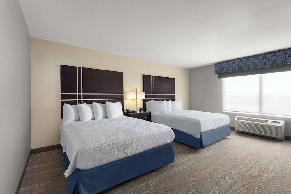 Hampton Inn & Suites Douglas photo 23