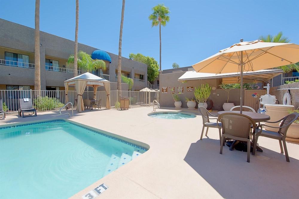 SureStay InnSuites Phoenix Hotel & Suites by Best Western photo 12