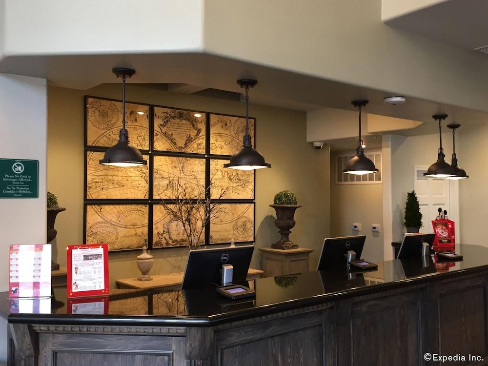 Anaheim Camelot Inn & Suites photo 30