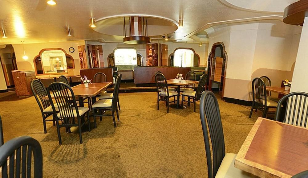 Howard Johnson by Wyndham Benton Harbor/St. Joseph photo 9