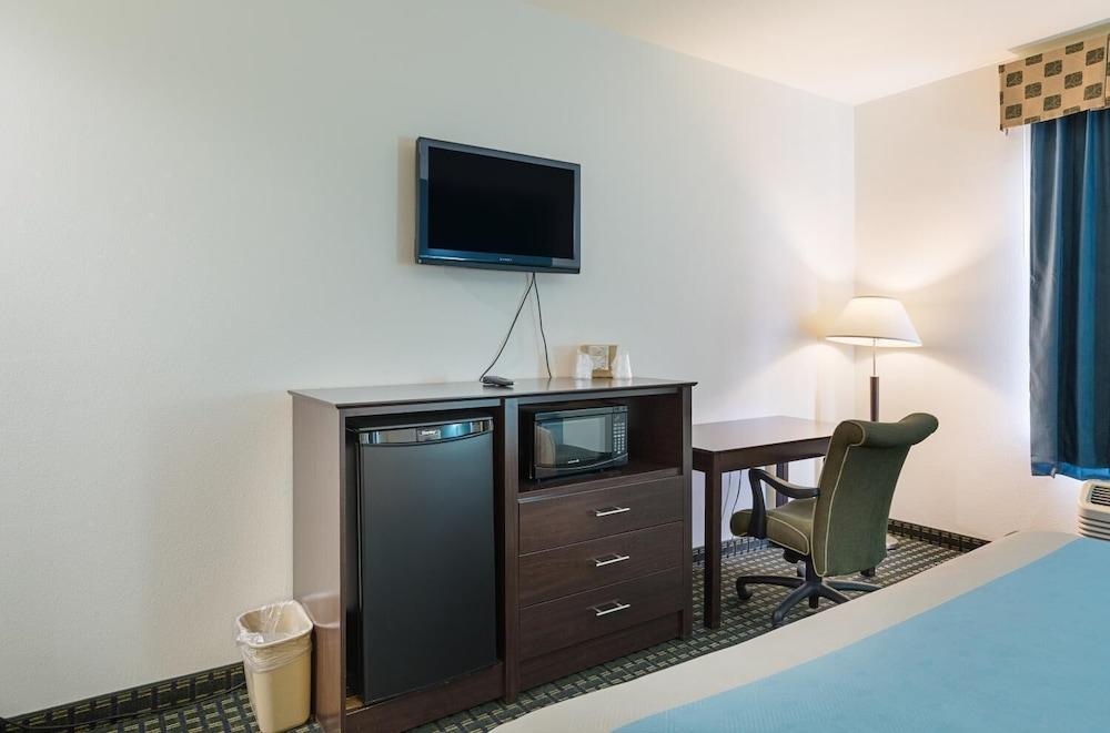 Budget Inn and Suites photo 27