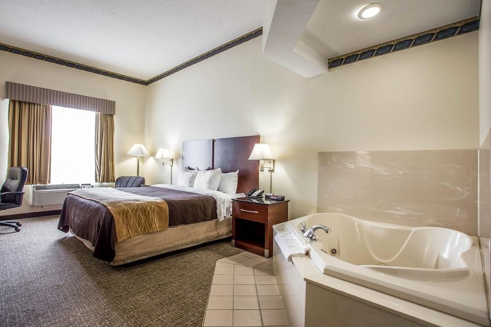 Comfort Inn & Suites Ft. Jackson Maingate photo 13