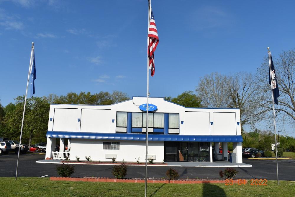 Economy Inn photo 1