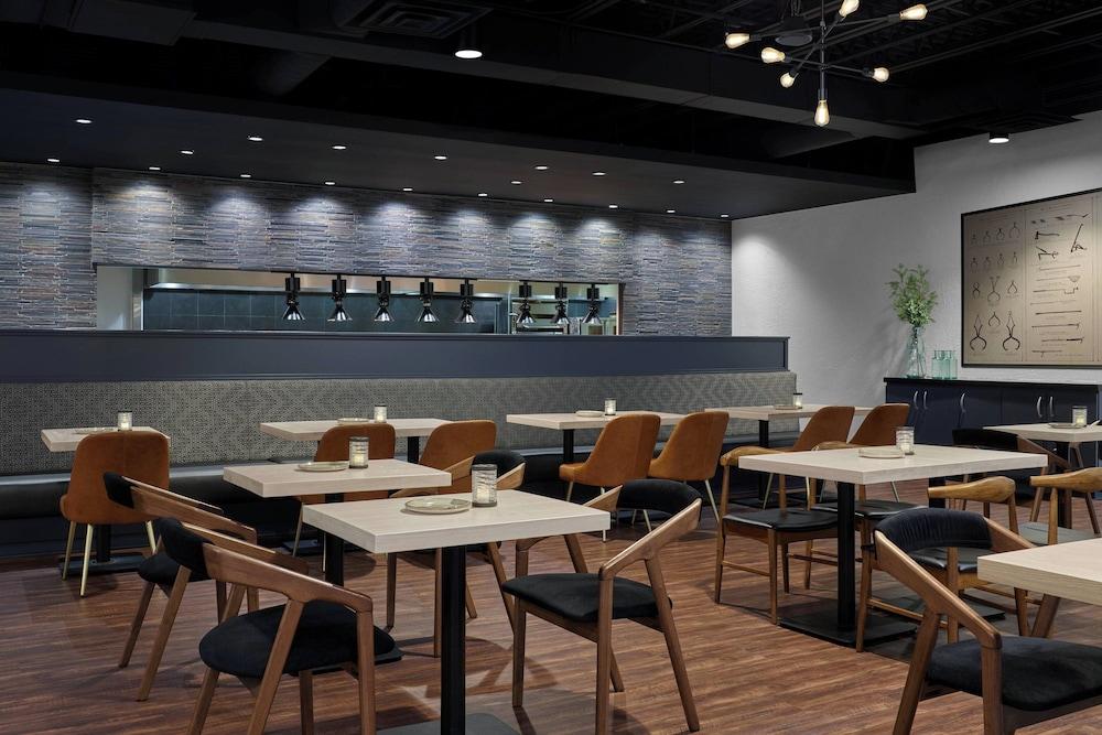 Delta Hotels by Marriott Milwaukee Northwest photo 33