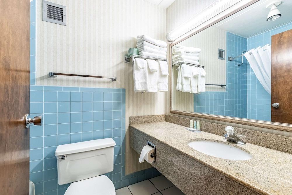 Quality Inn & Suites Albert Lea photo 36