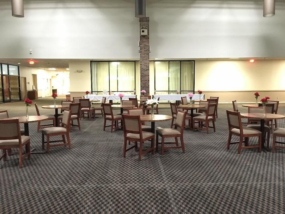 Quality Inn photo 3