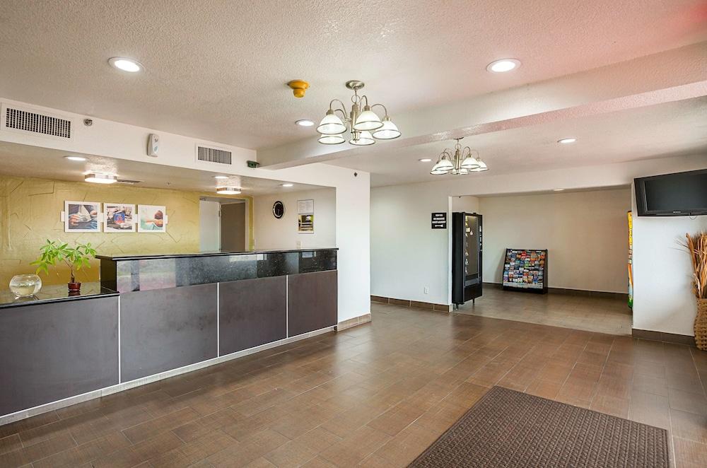 Studio 6 Fort Worth, TX - Meacham photo 27