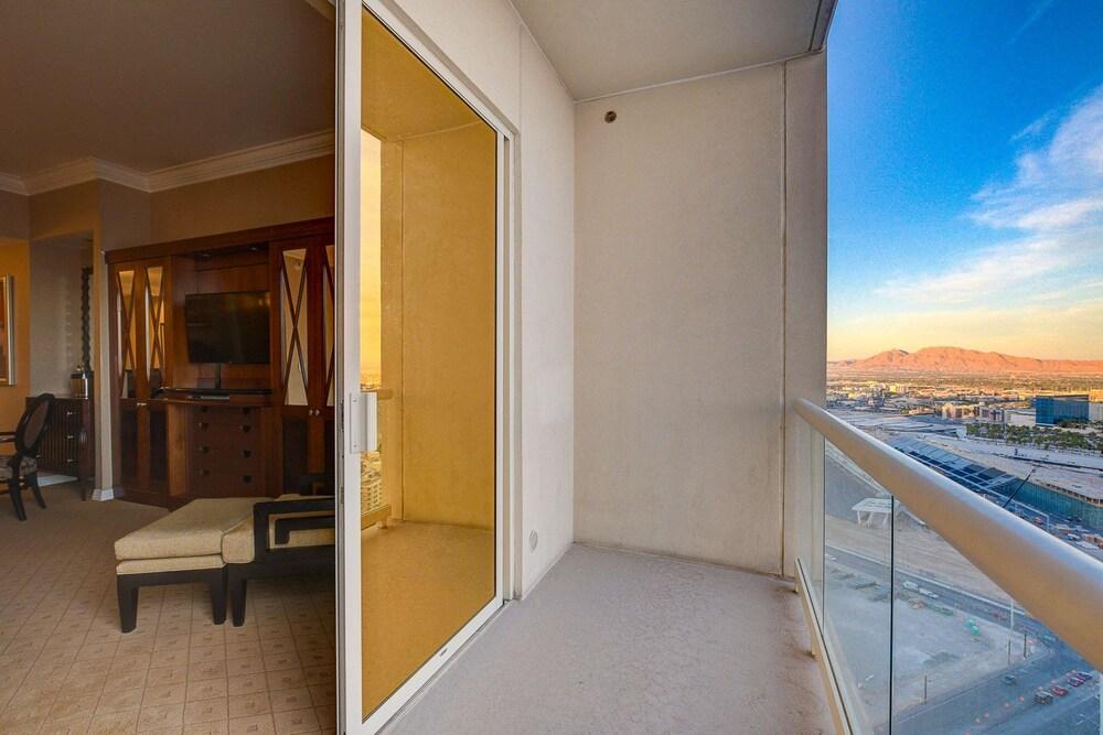 Incredible Suite at Signature Resort photo 18