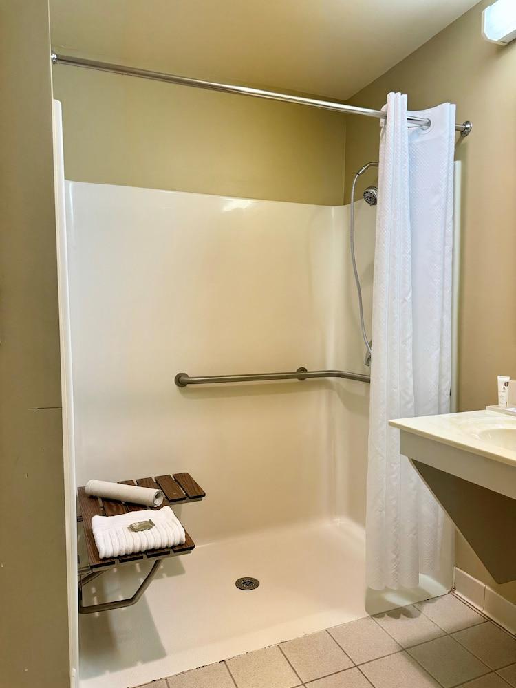 Country Inn & Suites Rochester South Mayo Clinic photo 9