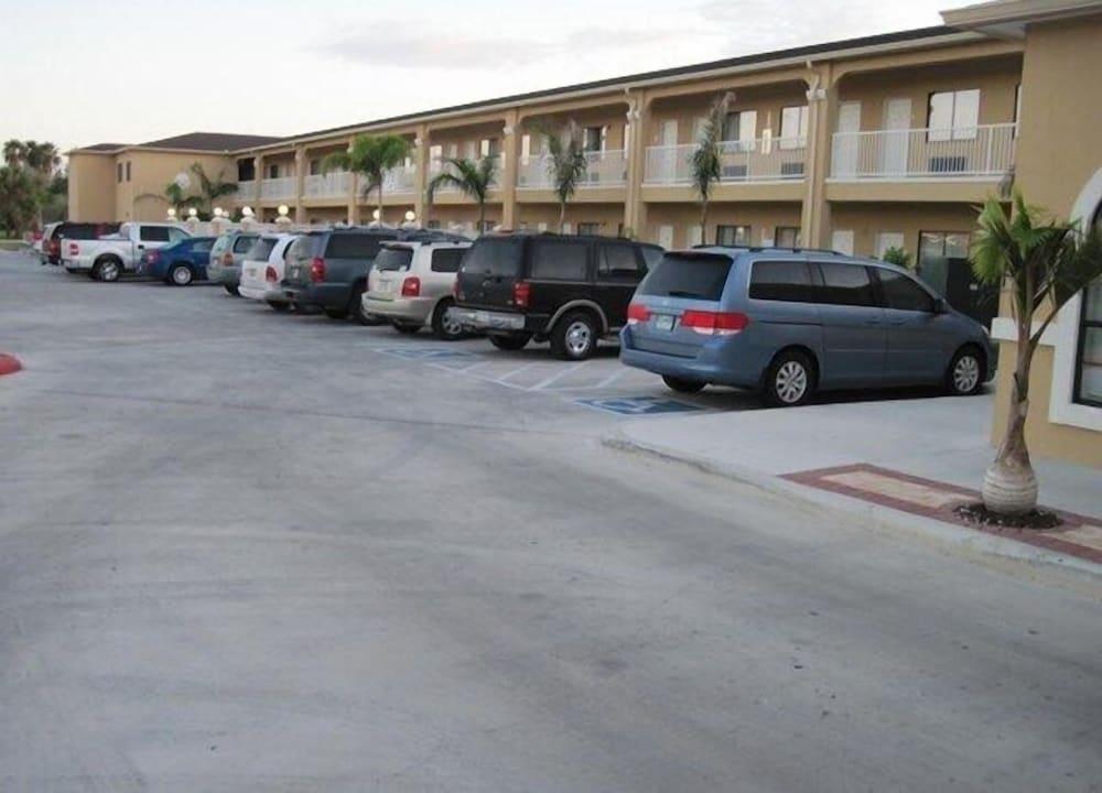 Texas Inn Weslaco photo 65