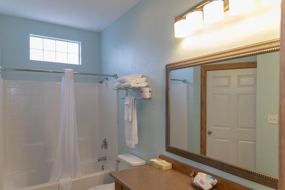 Pelican Bay Resort photo 37