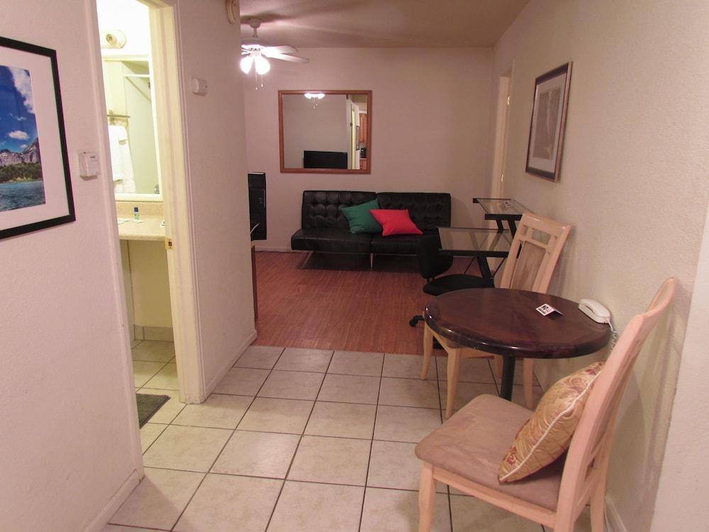 True North Motel photo 23
