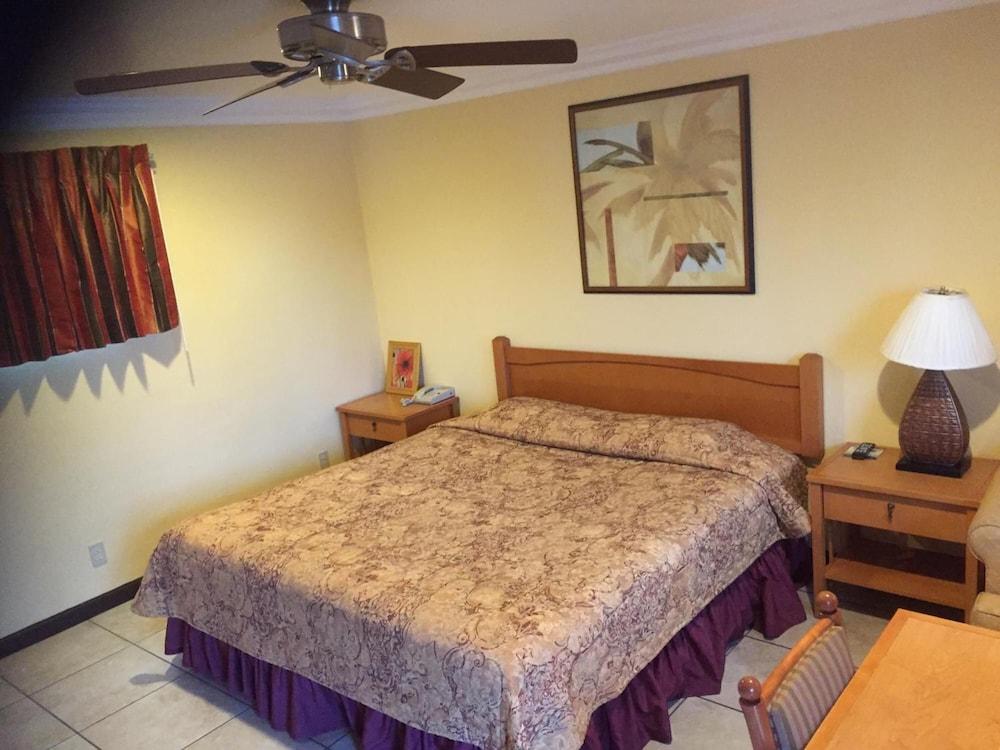 Bayshore Inn Motel photo 16