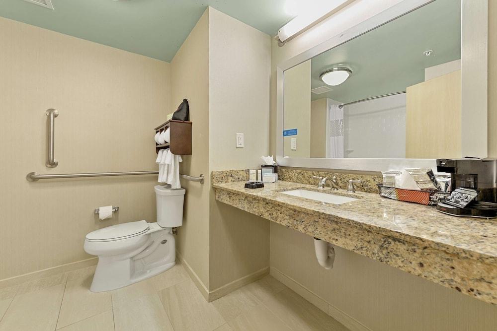 Hampton Inn & Suites Gulfport I-10 photo 42