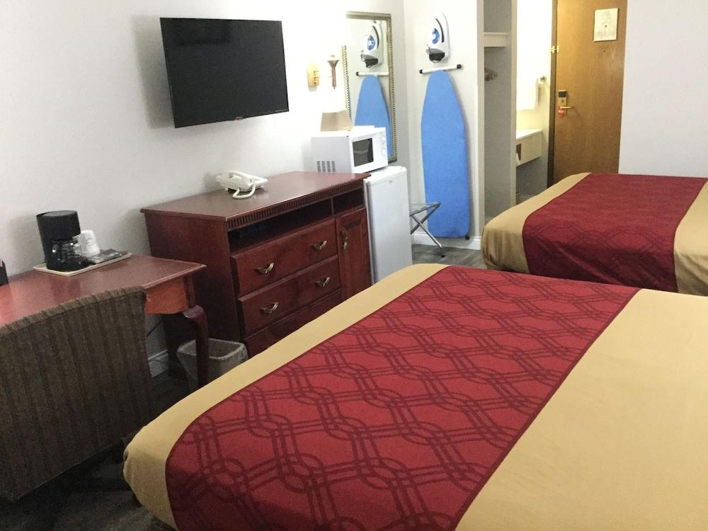 Econo Lodge Lincoln photo 47