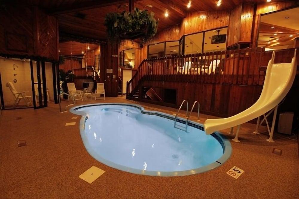 Sybaris Pool Suites Mequon photo 42