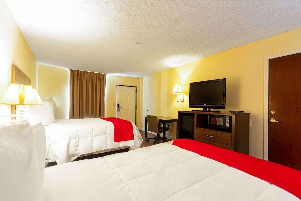 Days Inn by Wyndham Atmore photo 24