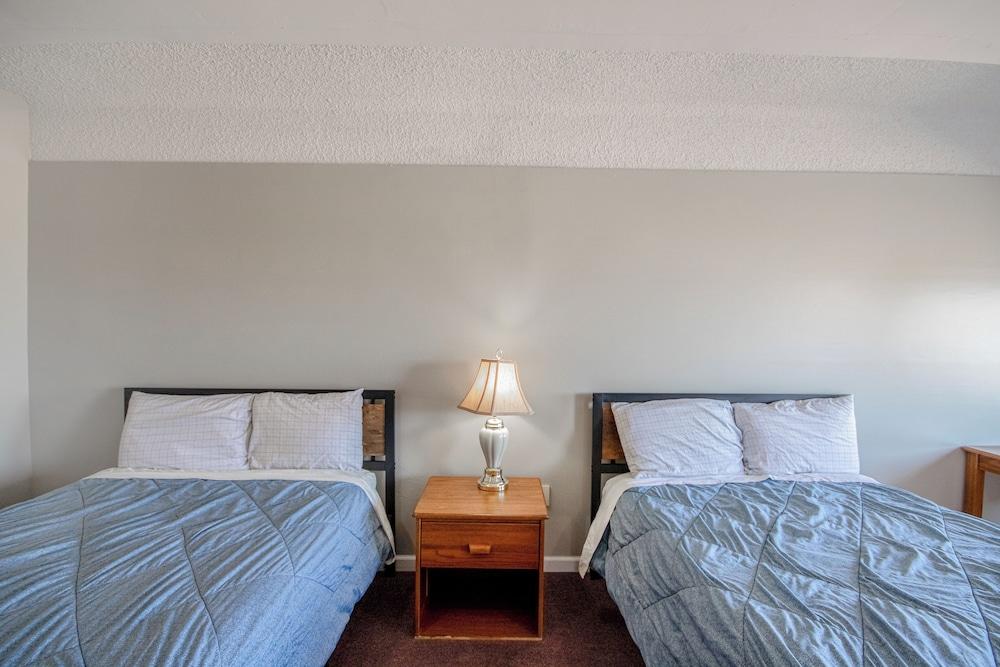 OYO Crossroads Inn photo 3
