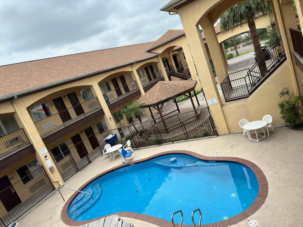 Texas Inn and Suites RGV photo 12