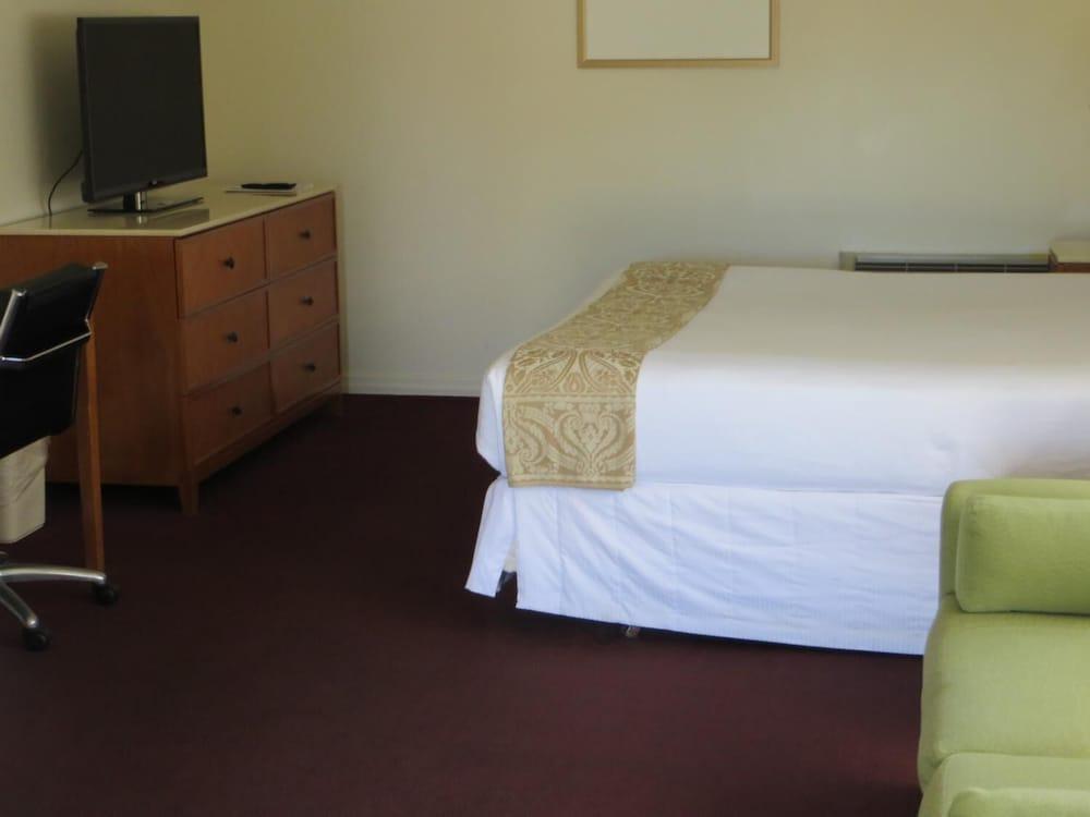 The Central Motel photo 21