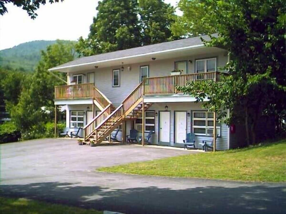 The Blair House photo 73